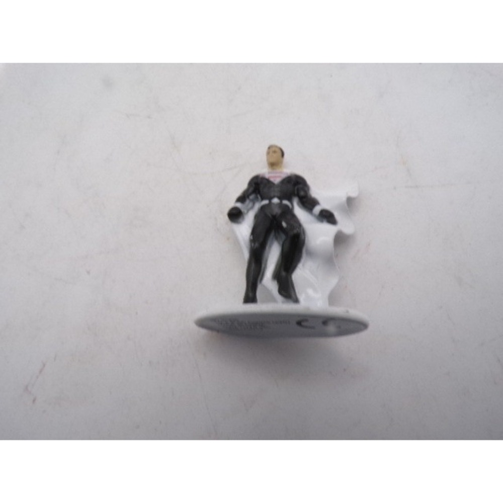 Jada Toys DC Comics Nano Metalfigs Superman‎ Black Suit Die-Cast Figure 31235